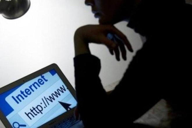 Here's What Majority Of Indians Like To Do On Internet
