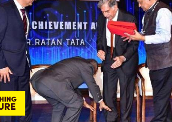 Infosys Founder Narayan Murthy Touches Ratan Tata's Feet; Gets Praised On Social Media