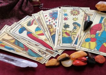 The Art Of Asking Effective Questions To Your Tarot Reader