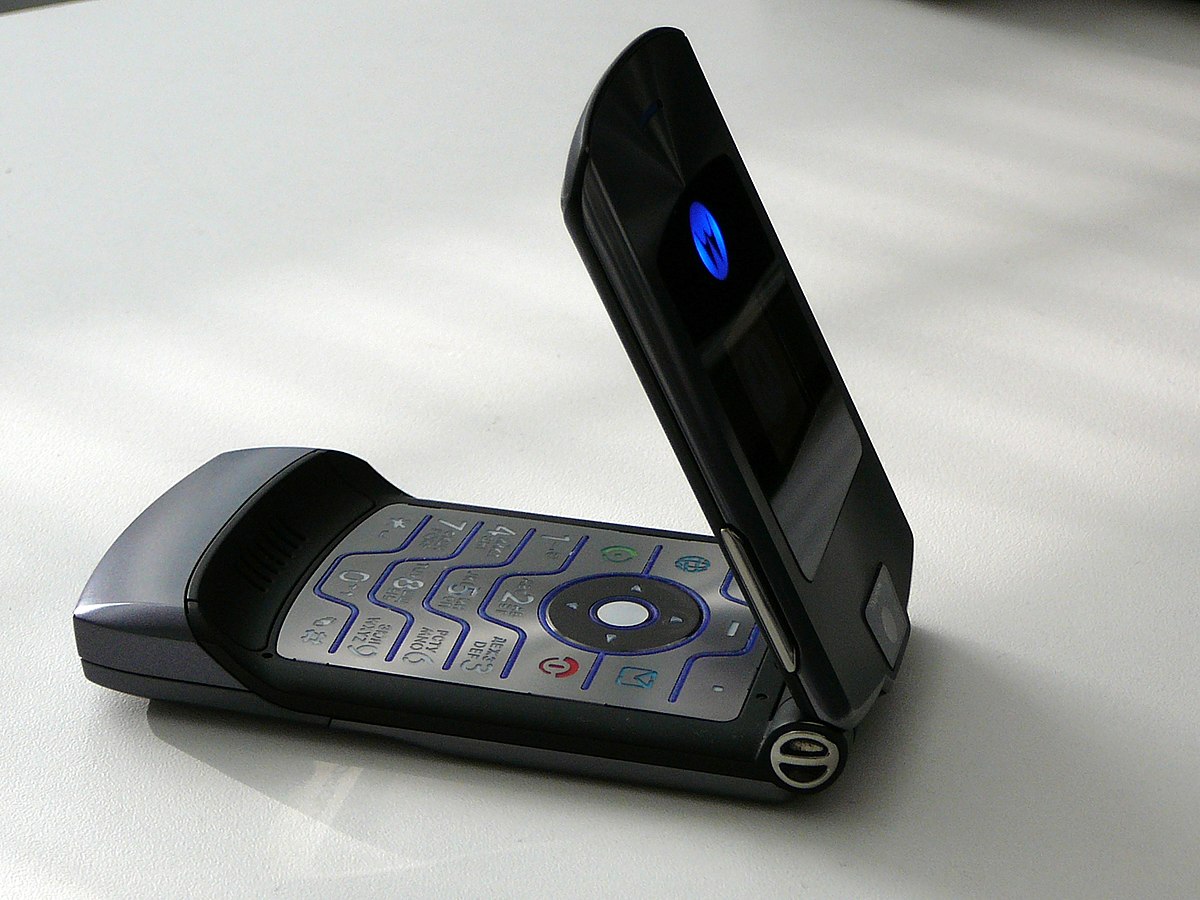 7 Iconic Phones That Will Remind You About Early 2000s