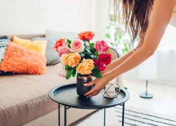 Decor Duo: Nesting Tables and Beautiful Flower Vases for Your Home