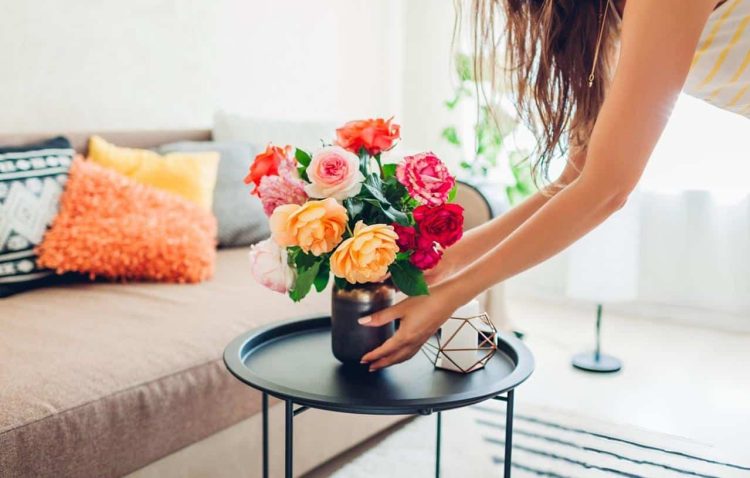 Decor Duo: Nesting Tables and Beautiful Flower Vases for Your Home